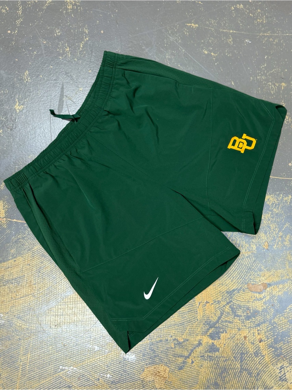 Nike Baylor Bears Training Fly 7” Football Shorts CW5409-341 Large Forrest Green